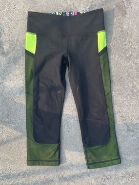 3/4 length leggings, black and neon green